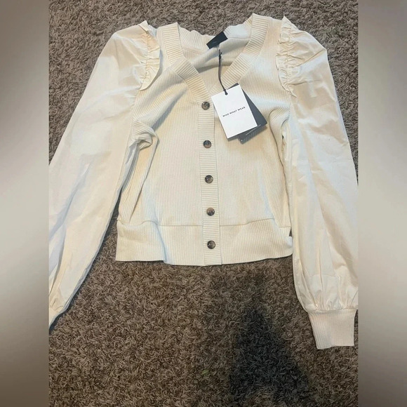 Who What Wear Tops - NWT Who What Wear Button Front puff sleeve cardigan top